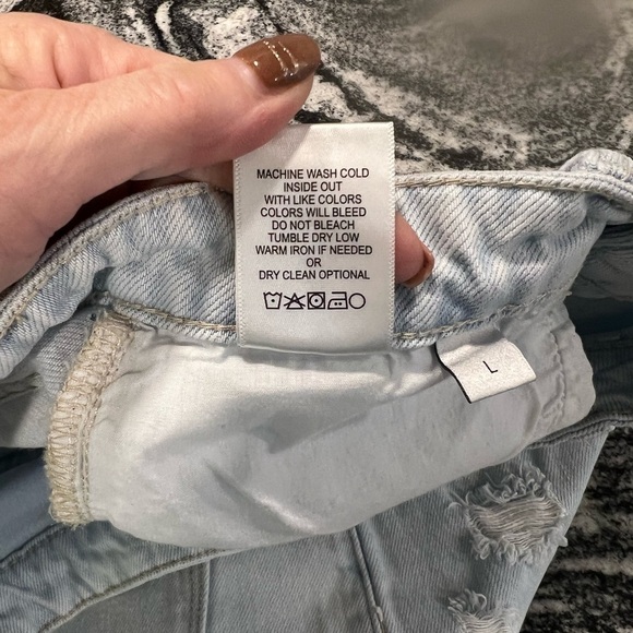 VERVET destroyed light wash high waisted shorts - Picture 7 of 11